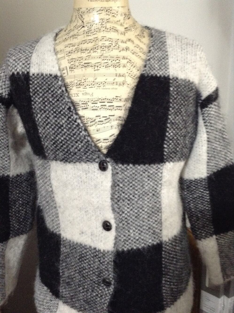 Woolrich Black White Buffalo Plaid Cardigan Fuzzy Knit Sweater Size Medium M